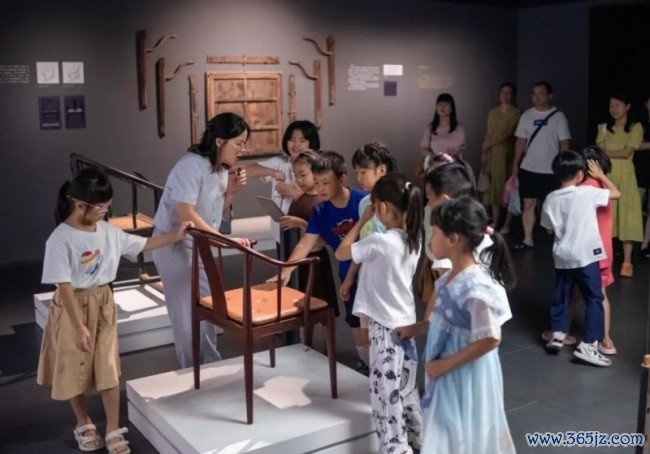 榫卯匠心，代代共守：区锦泽获评传统榫卯产品制作工夫非遗代表性传承东说念主