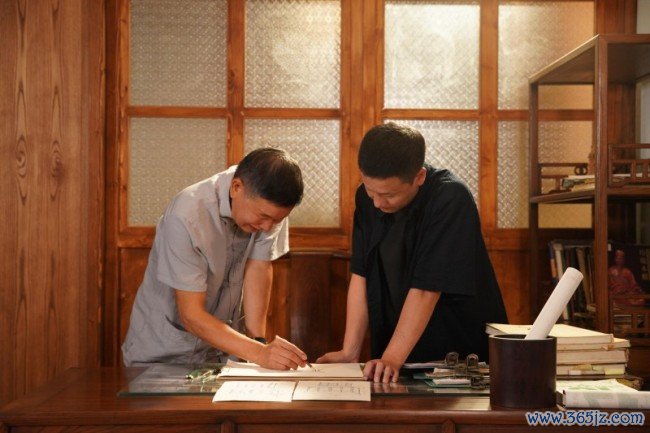 榫卯匠心，代代共守：区锦泽获评传统榫卯产品制作工夫非遗代表性传承东说念主